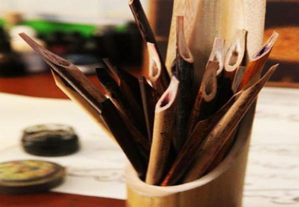 کلیات و آشنایی با ابزار خوشنویسی و روش تراشیدن قلم